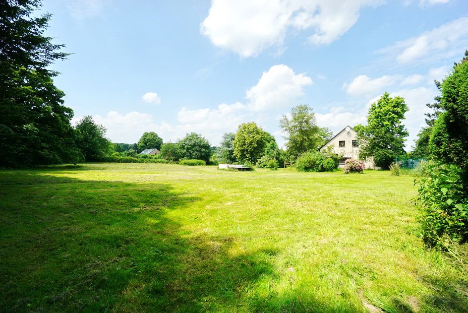 Landhaus-Ensemble mit Kotten und Zweifamilienhaus